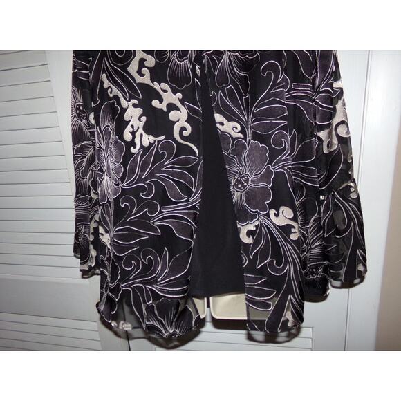 Vintage JM Collection black and gold top size XL 3/4 ruffled sleeves - Picture 5 of 6